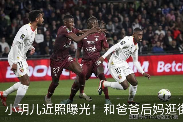小玥儿近照曝光！和爸爸后妈逛街和弟弟互动好有爱越来越像大S了